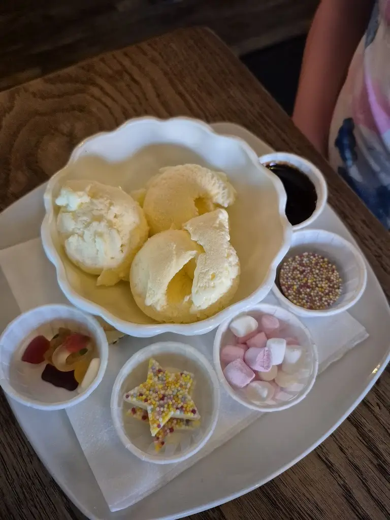 Roxanne Keenan_The Bell Public House_Hemsby_Bewertung