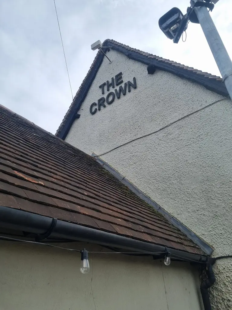 sam_The Crown_Henlow_review