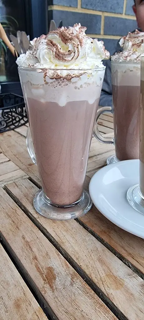 Koi Cafe_Henlow_slider_image_3