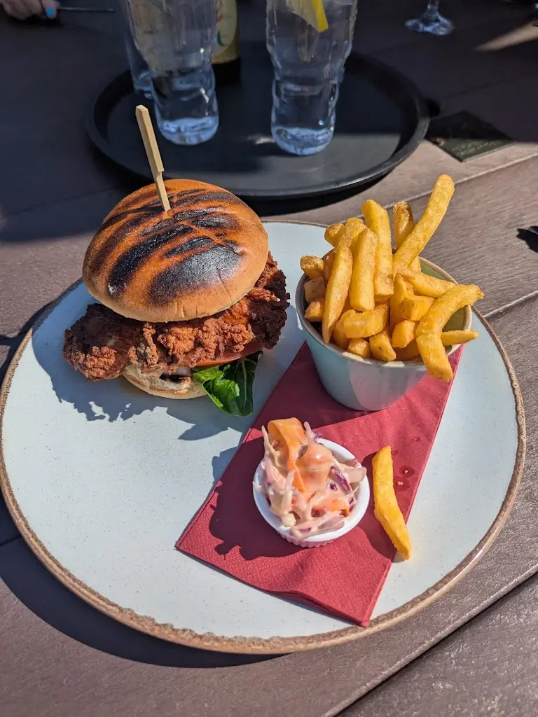 Jacob Jones_The Old Barge_Hertford_review