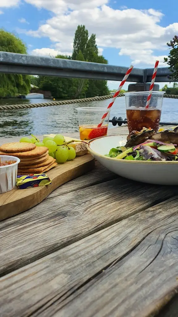 Menu_The Angel on the Bridge_Henley-on-Thames_image_9