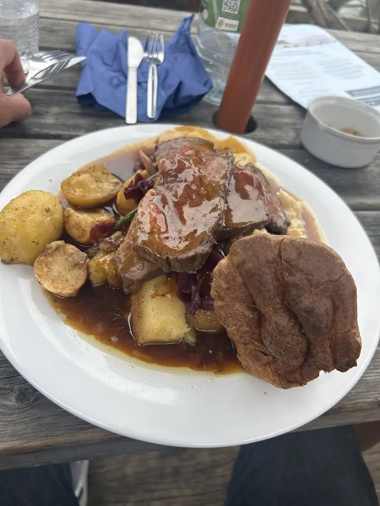 scott barlow_The Angel on the Bridge_Henley-on-Thames_review