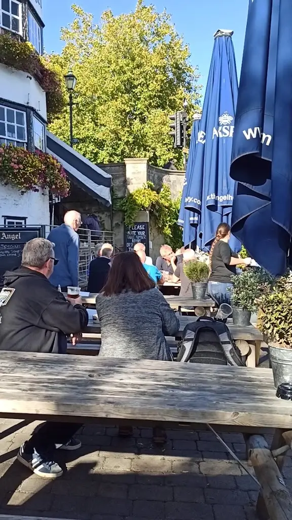 The Angel on the Bridge_Henley-on-Thames_slider_image_2