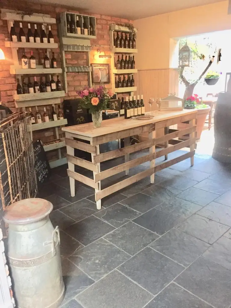 Hof's Bar and Dining_Henley-on-Thames_slider_image_1