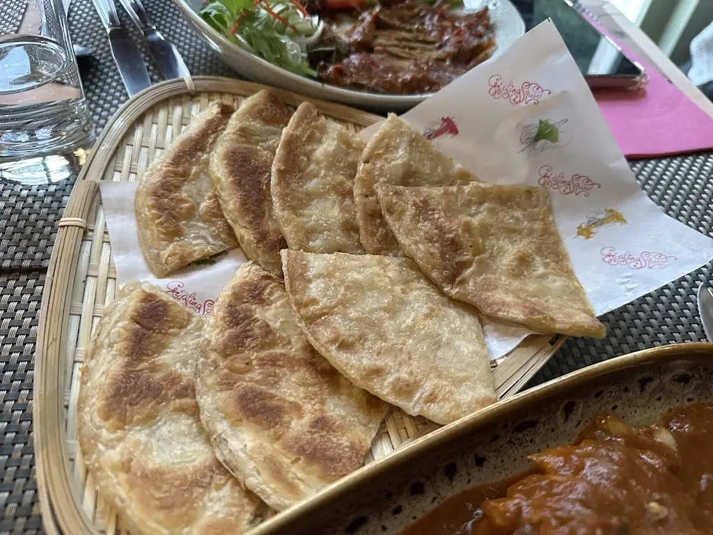 Nekobus Law_Giggling Squid - Henley_Henley-on-Thames_review