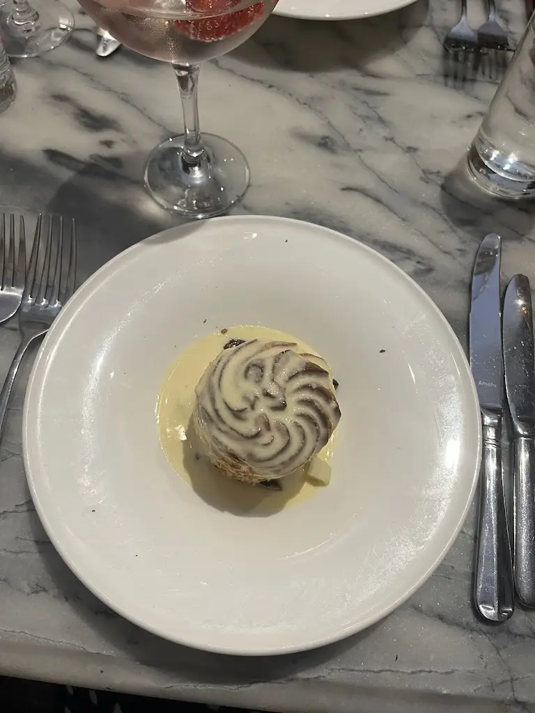 Luscombes Restaurant_Henley-on-Thames_slider_image_2