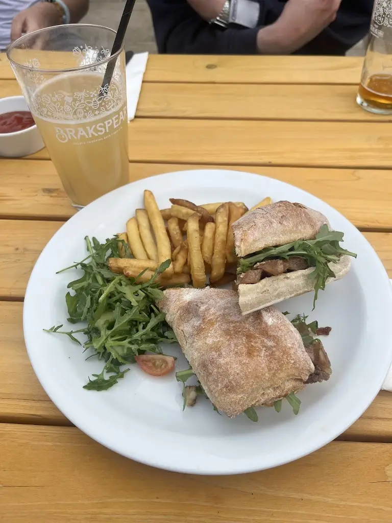 Amber Willock_The Anchor Inn_Henley-on-Thames_recensione