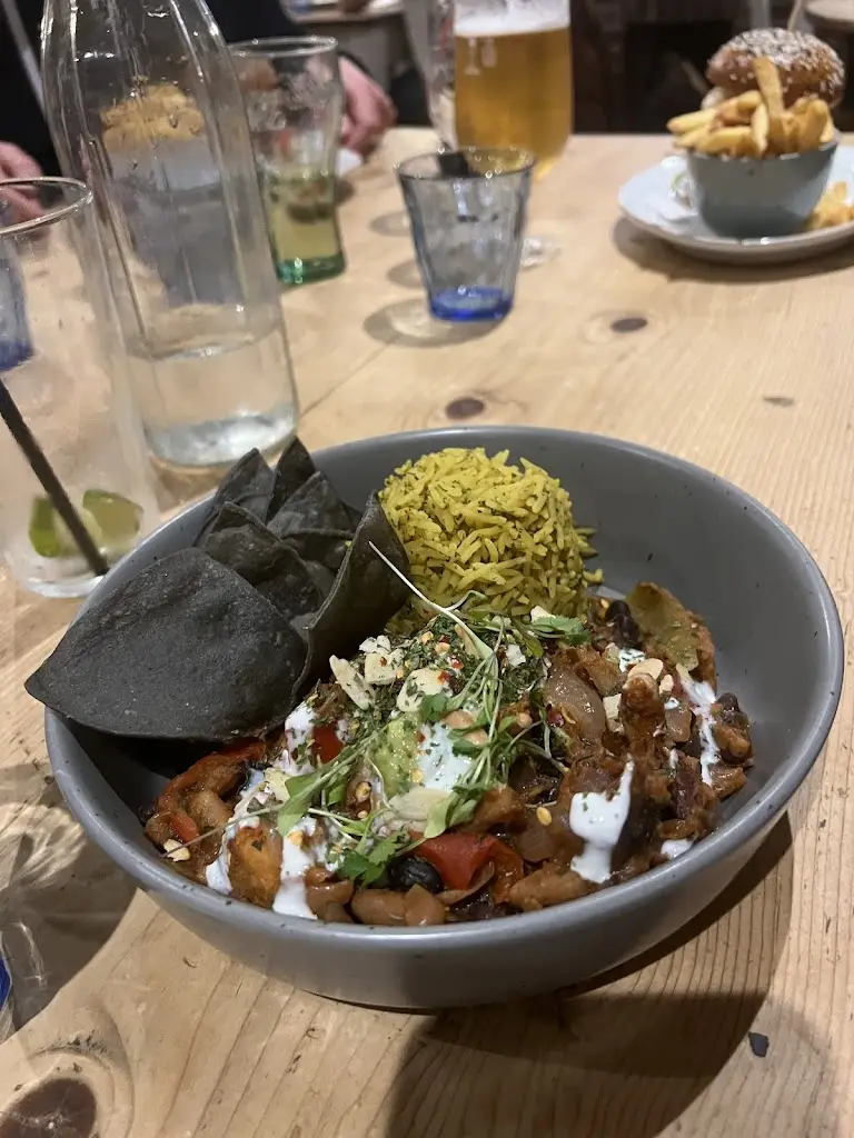 Paul B_The White Hart_Henfield_review