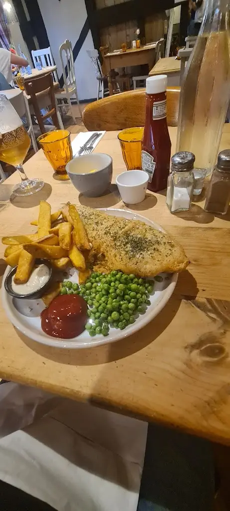 Scott Shelton_The White Hart_Henfield_review