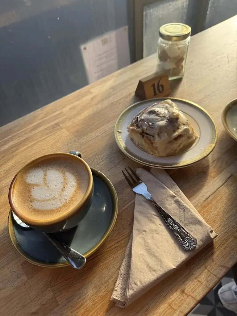 Sam Holland_The Post House Cafe_Henfield_review