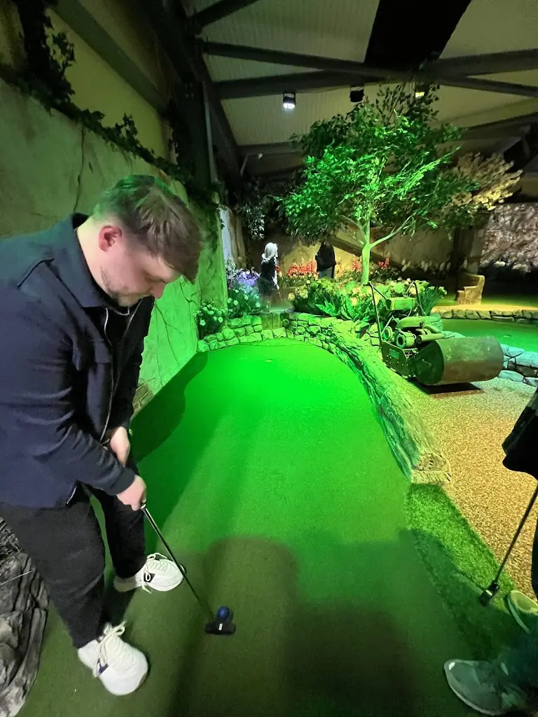 Robert Langston_The Potting Shed_Bagworth_review