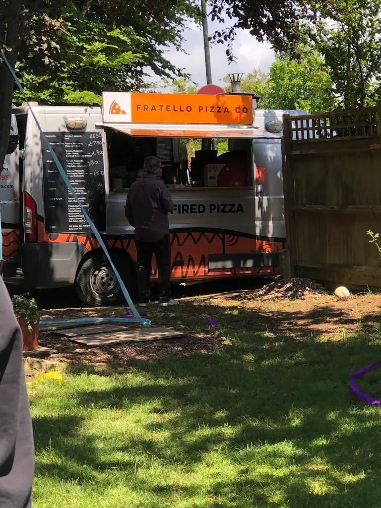 Mariana Davis_Fratellopizzaco_Henfield_reseña