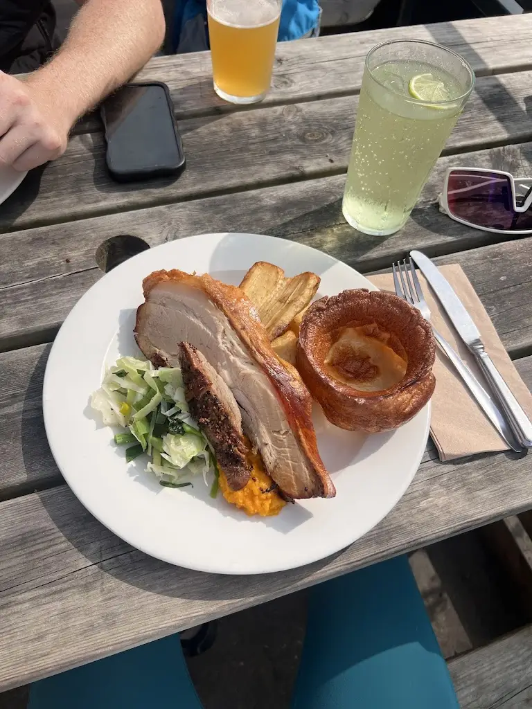 Thalya Su_The Shepherd & Dog, Fulking_Henfield_recensione