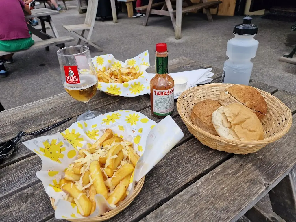 Thomas Lashbrooke_The Old Railway_Henfield_review