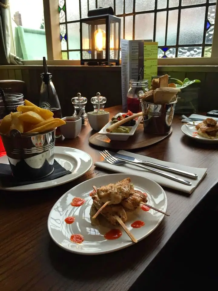 The Nags Head_Henley in Arden_slider_image_3