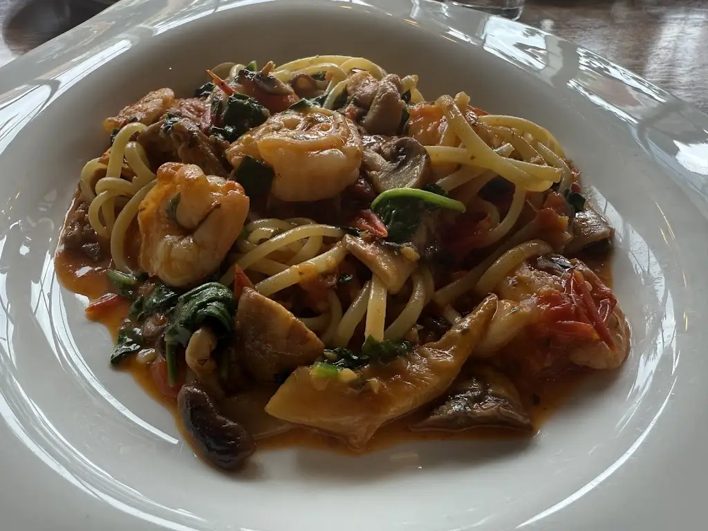 Emma Llewellyn_The Bluebell_Henley in Arden_review