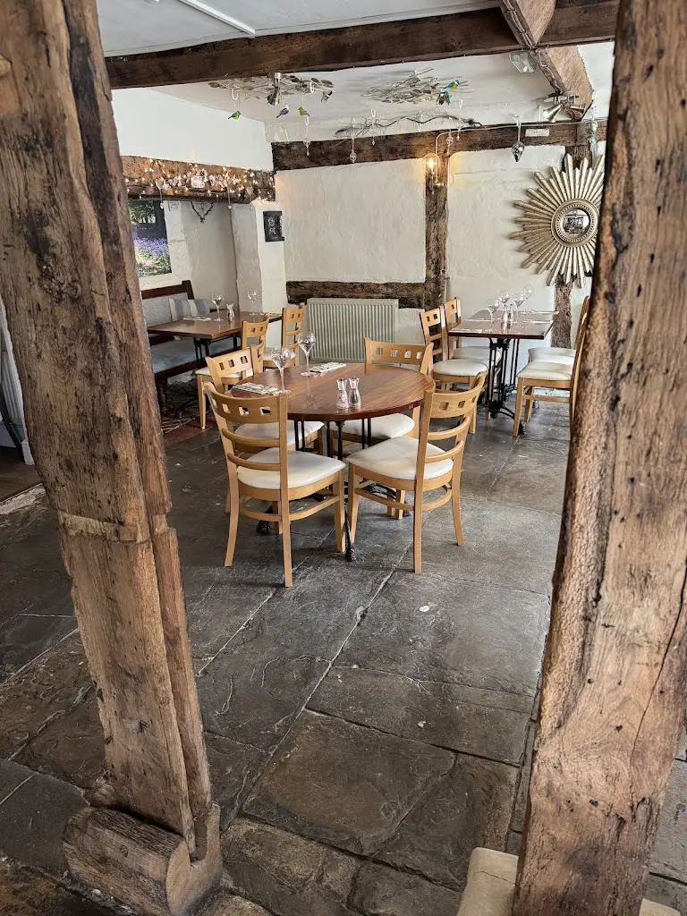 David Prescott_The Bluebell_Henley in Arden_review