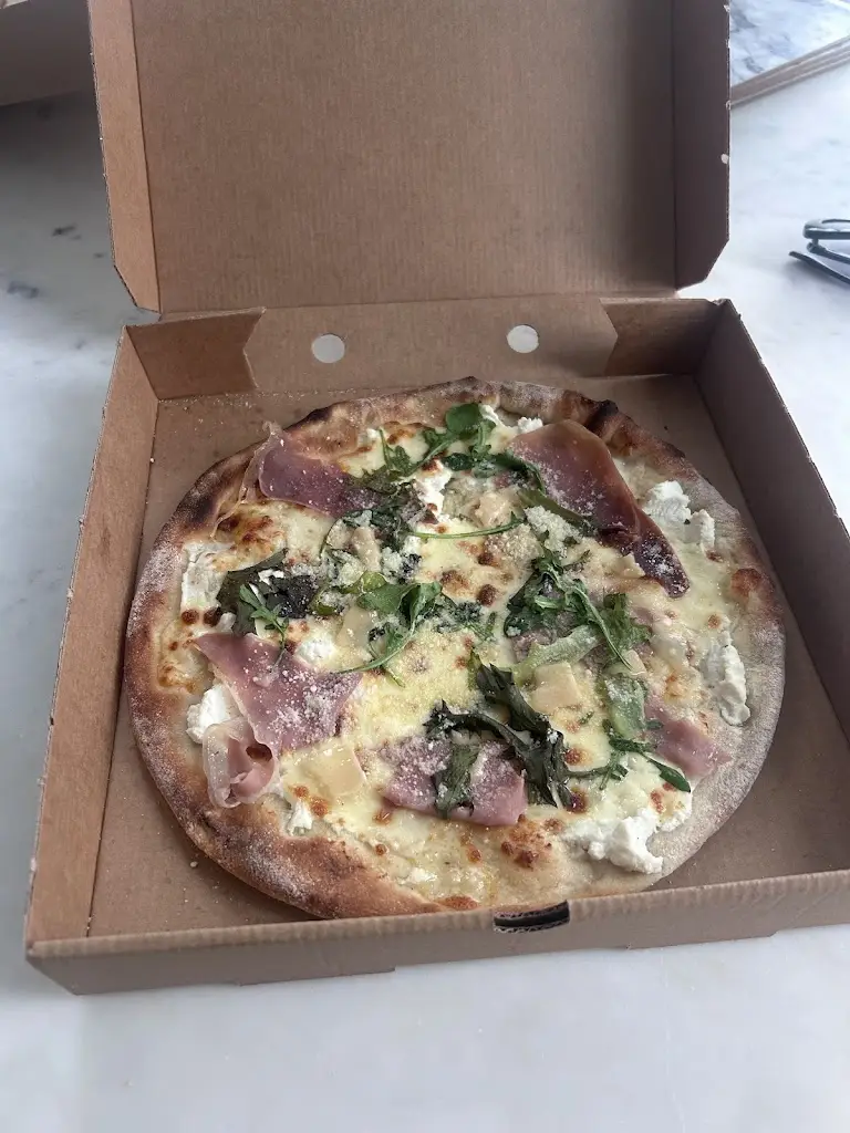 Rhianna Strachan_La Dolce Piazza_Henley in Arden_review