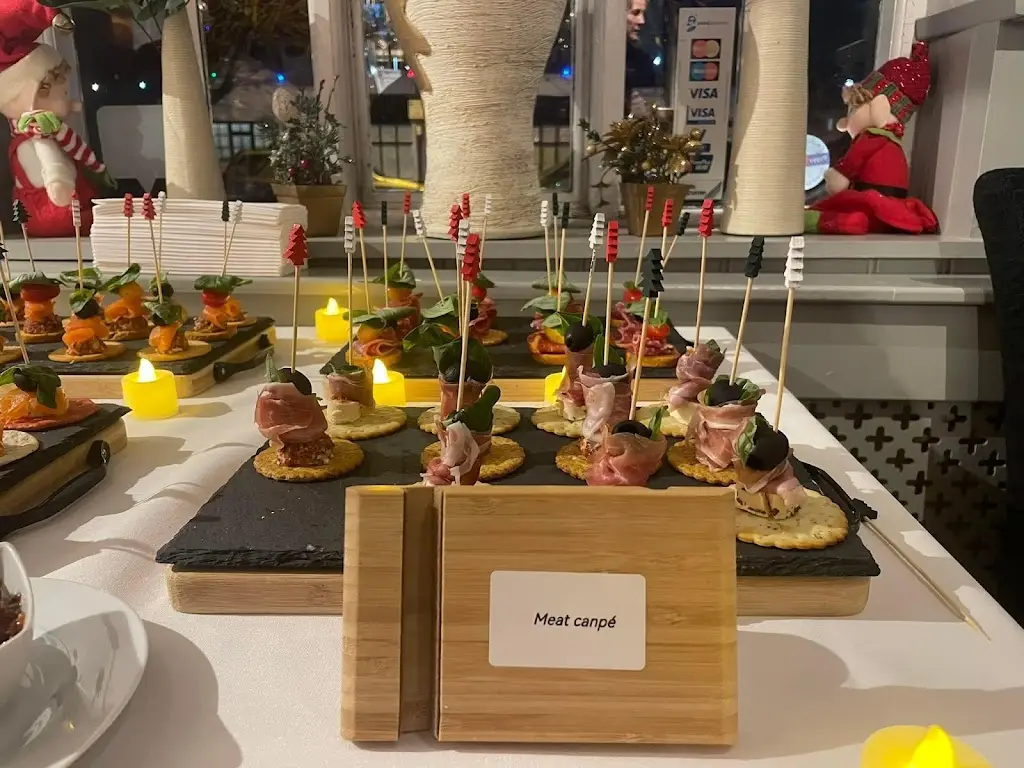 La Dolce Piazza_Henley in Arden_slider_image_3