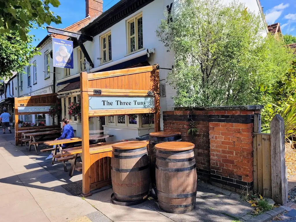 The Three Tuns_Henley in Arden_slider_image_3