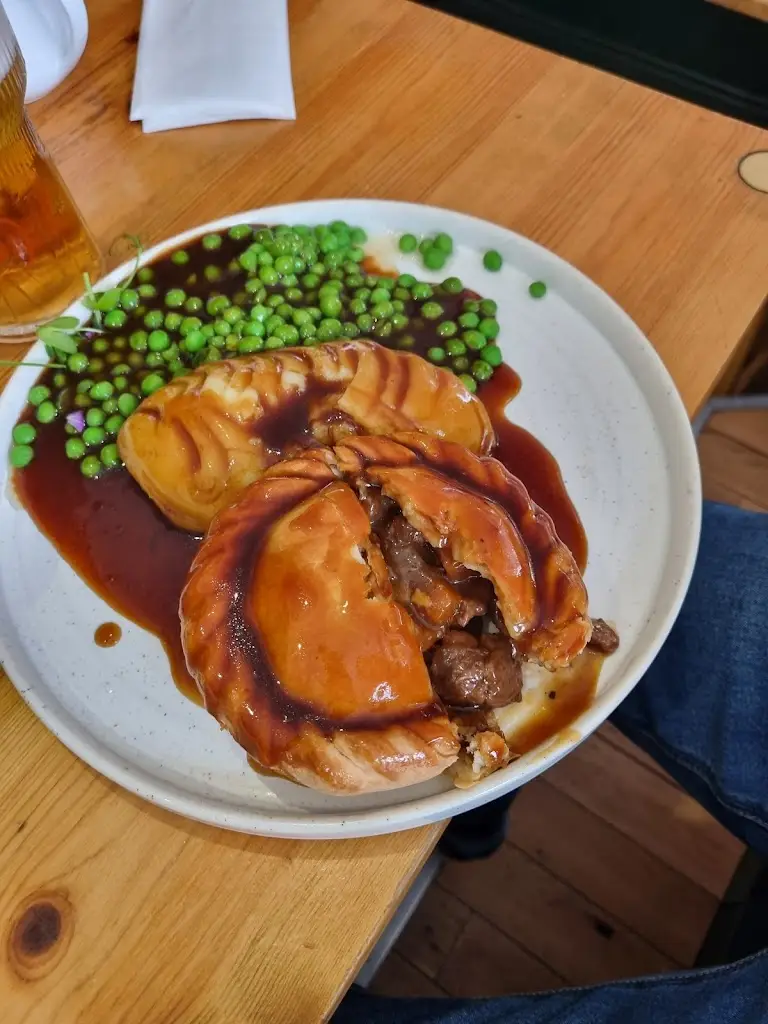 Dave Warwick_The Winged Spur_Henley in Arden_review