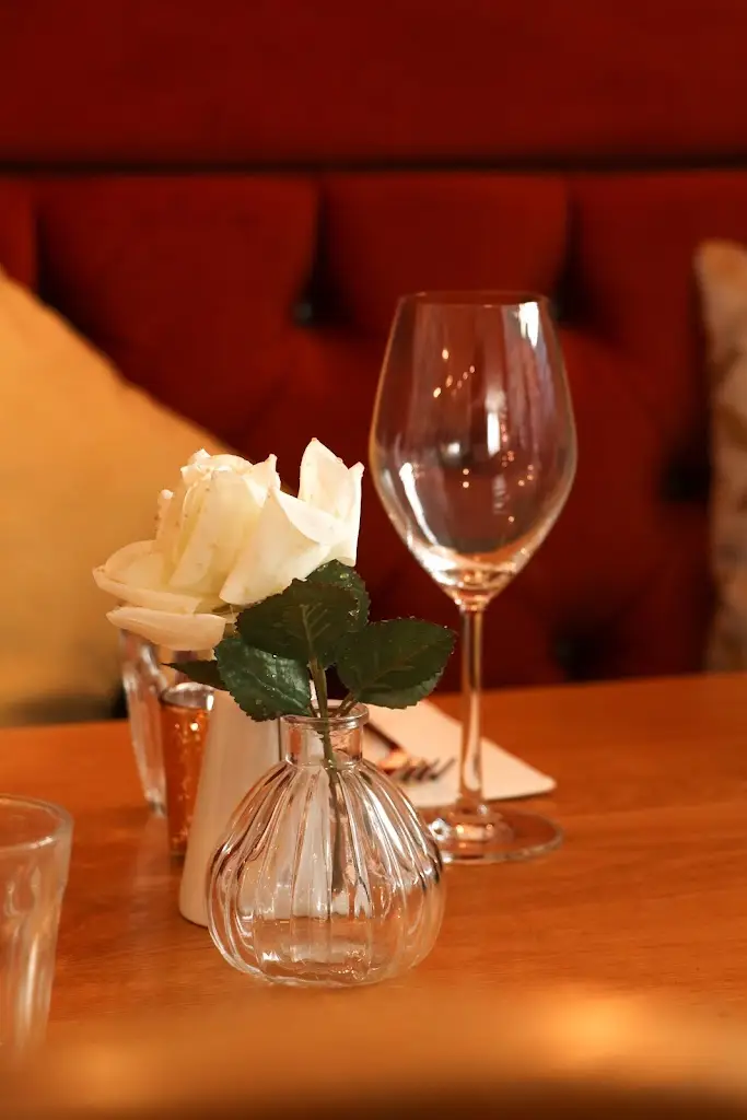 The Winged Spur_Henley in Arden_slider_image_2