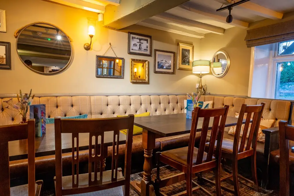 The Bulls Head at Abbots Oak_Bagworth_slider_image_1