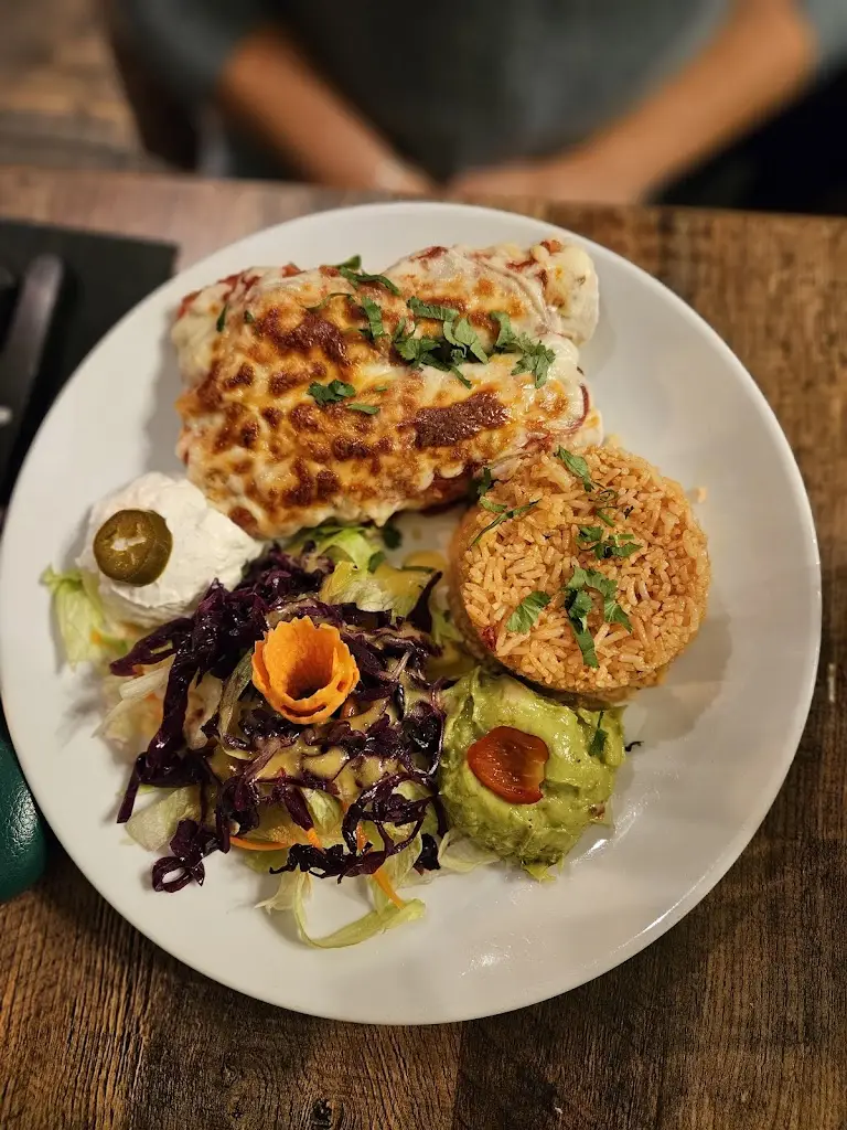 Joanne Field_Saloon Bar & Grill_Herne Bay_review