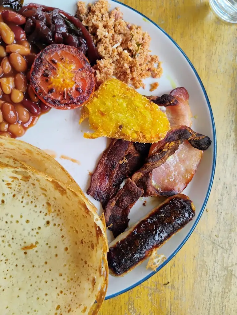 Alfie Fernandes_The Pier Ceylon_Herne Bay_review