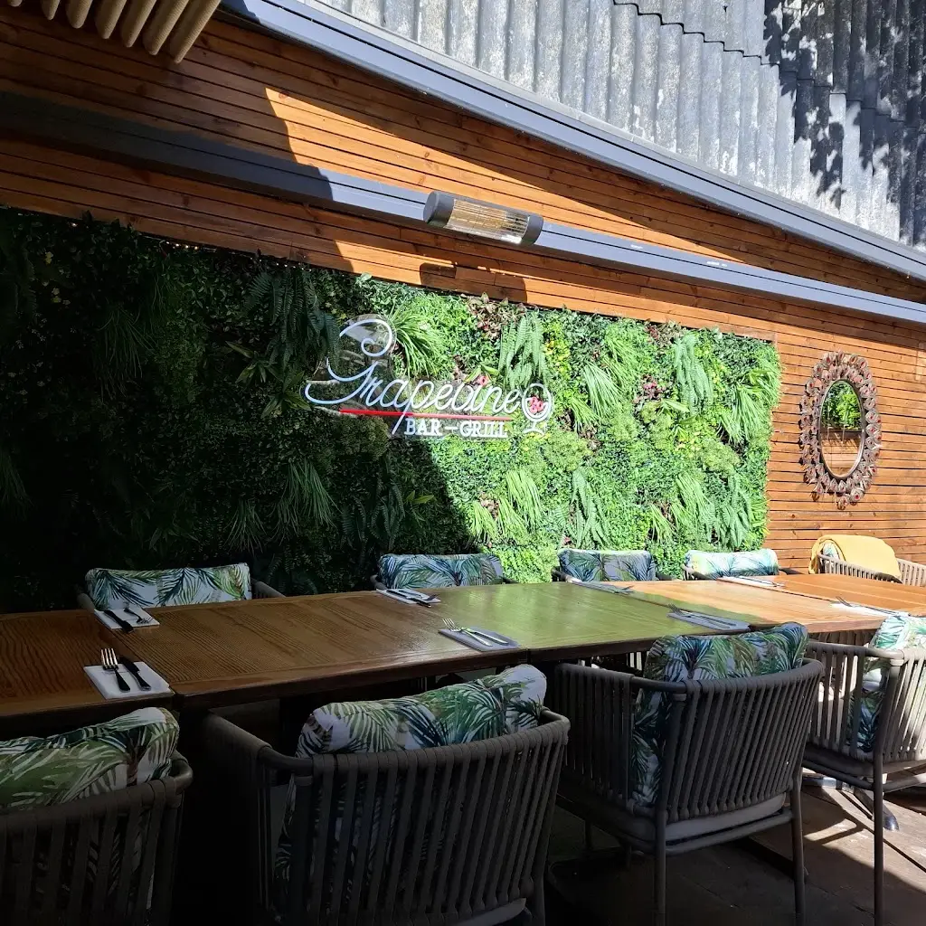 chloe stansbury_Grapevine_Herne Bay_review