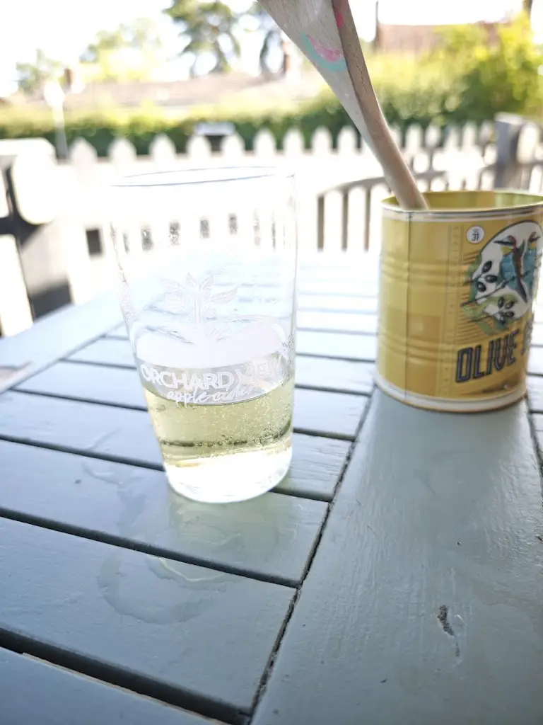 Neil Fallon_Chequers on the Green_High Halden_review