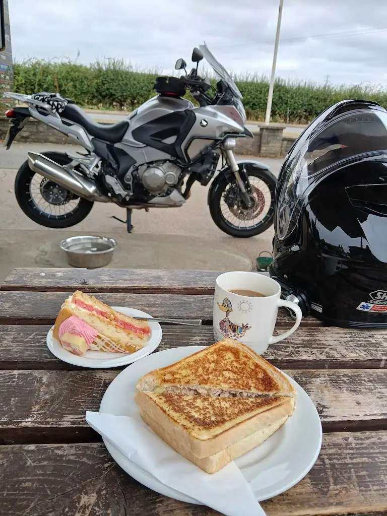 Wade Adams_Jenny's cafe_Hibaldstow_review