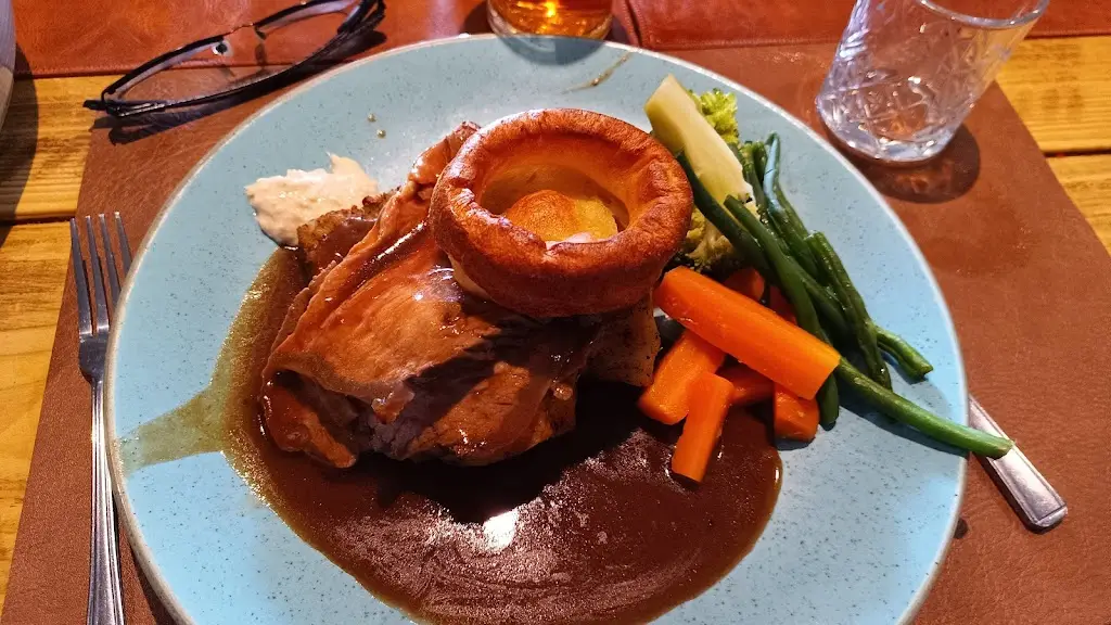 Marc Rawcliffe_Bears Paw Country Inn & Restaurant_High Legh_review