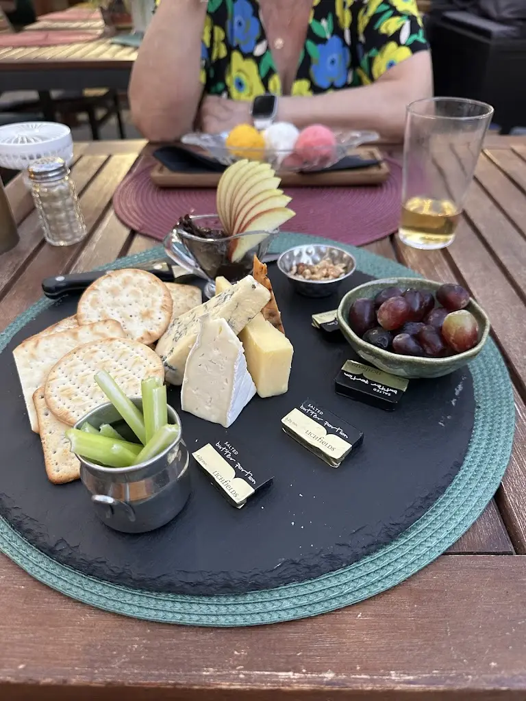 Express Home Improvements Full Renovations_Bears Paw Country Inn & Restaurant_High Legh_review