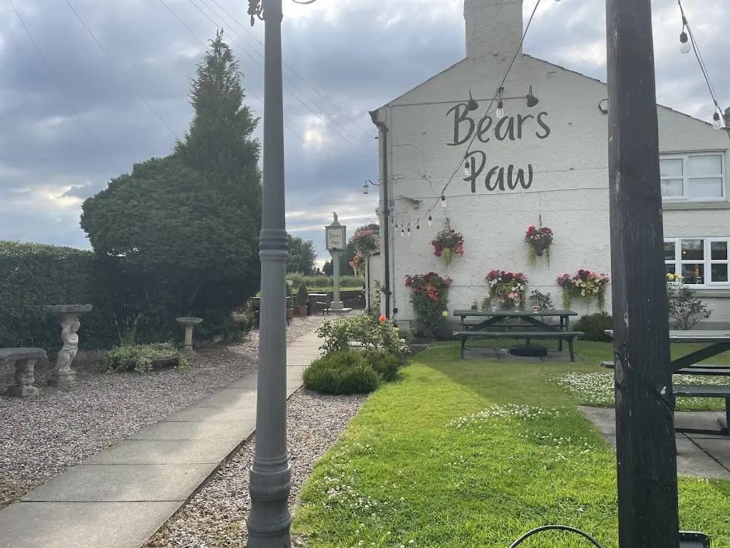 Ian _Bears Paw Country Inn & Restaurant_High Legh_review