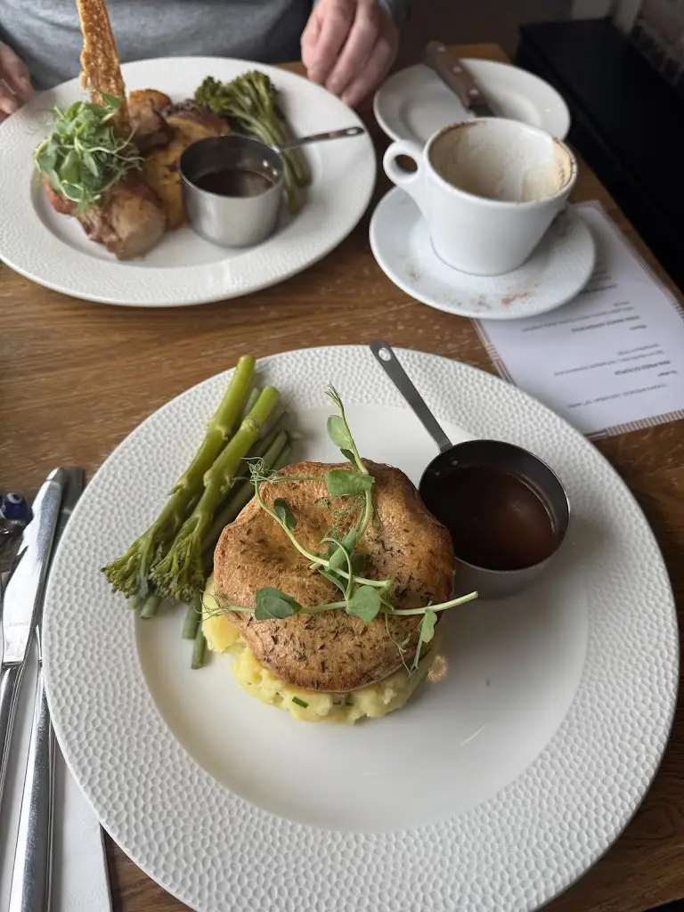 Lucy Boswell_Pheasant Inn Liverpool_Hightown_review