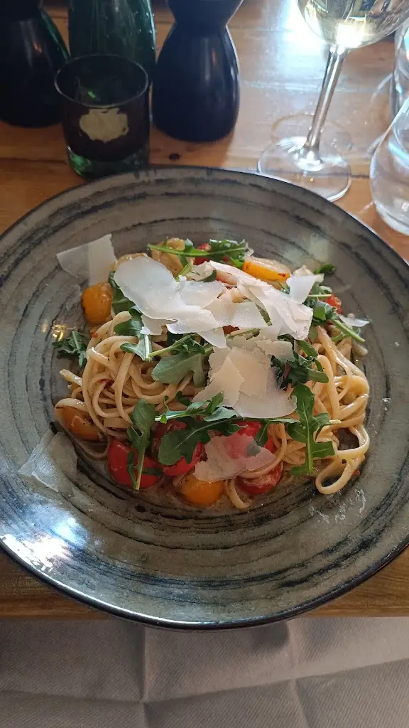 Jane Pen_The Hound & Heather_Hindhead_review