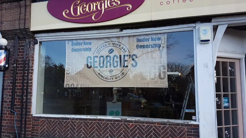 Georgie's Coffee House & Wine Bar restaurant in Hinchley Wood