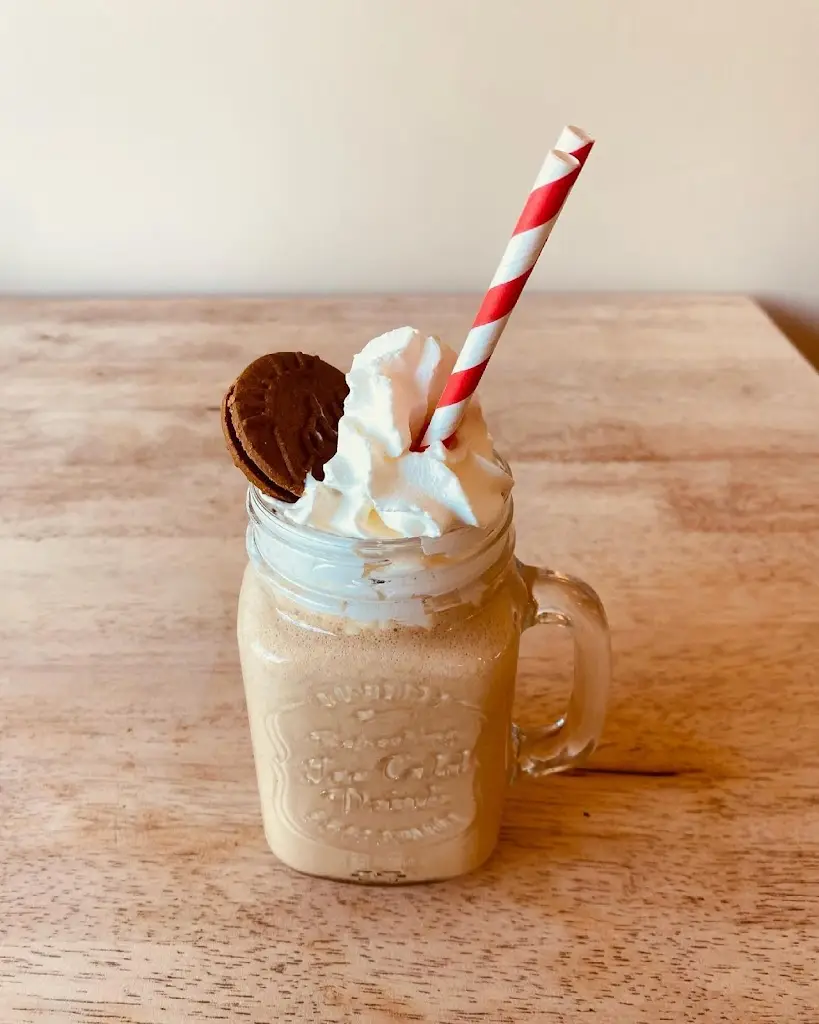 Georgie's Coffee House & Wine Bar_Hinchley Wood_slider_image_3