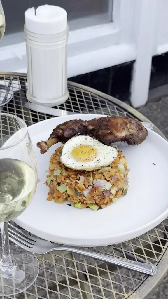 La Luna Ceylon_High Wycombe_slider_image_2