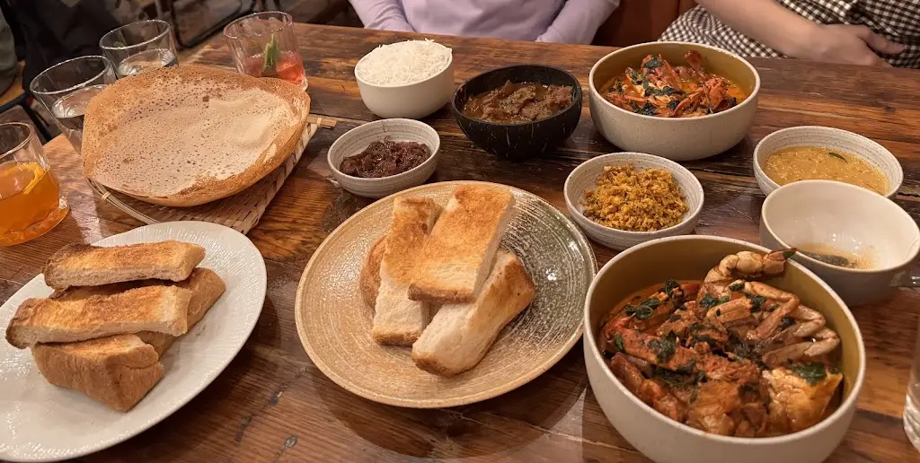 La Luna Ceylon_High Wycombe_slider_image_3