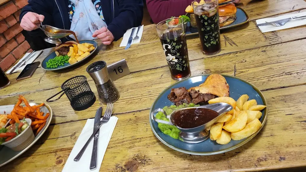 Shannon Ashley_The Birch Tree_Bagworth_review