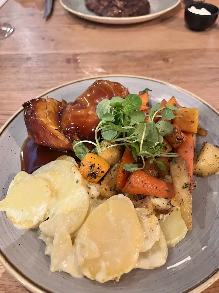 Frances Stephens_Wildwood Restaurants Hinckley_Hinckley_review