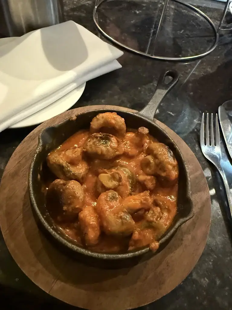 Kirsty Dutton_Bella Sera_Heywood_review