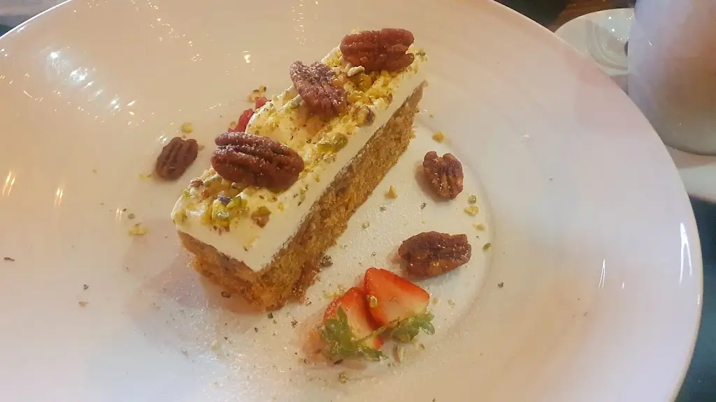 Salam Hegazy_The Bird at Birtle_Heywood_review