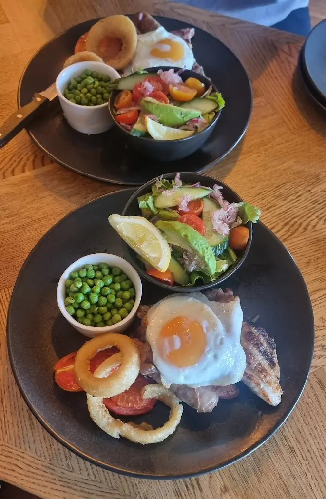 Jose Mendoza _Pack Horse Inn_Heywood_review