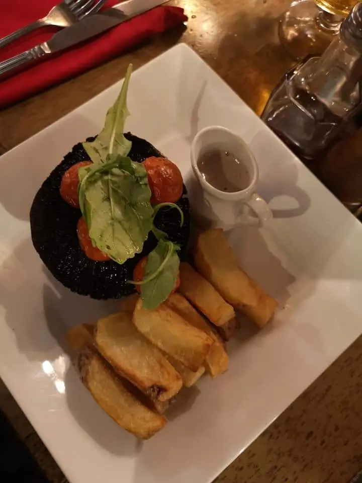 Chris Berry_The Grapes at Bamford_Heywood_recensione