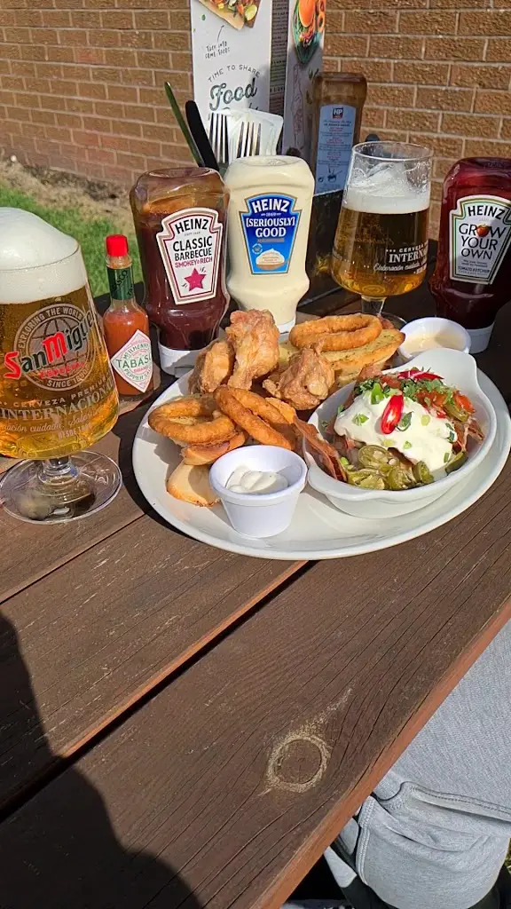 Wharf Tavern_Hockley Heath_slider_image_2