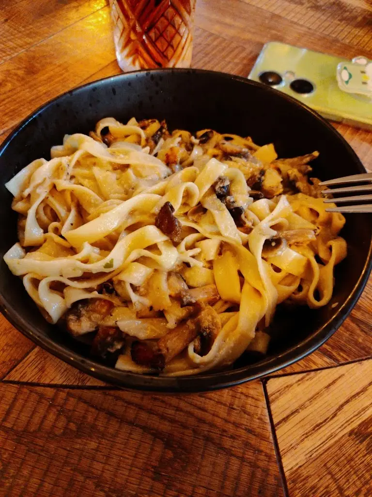 Caroline Glover _Summerhouse_Albrighton_review