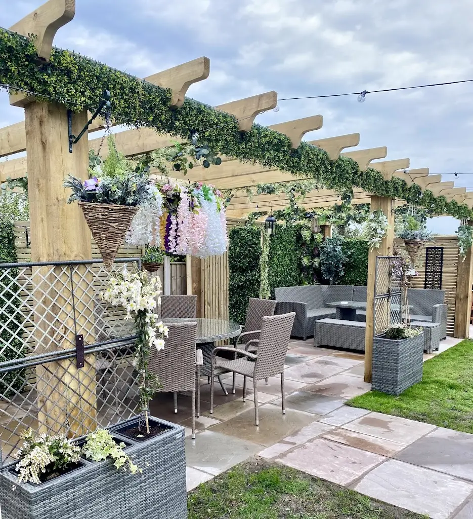 Summerhouse_Albrighton_slider_image_3